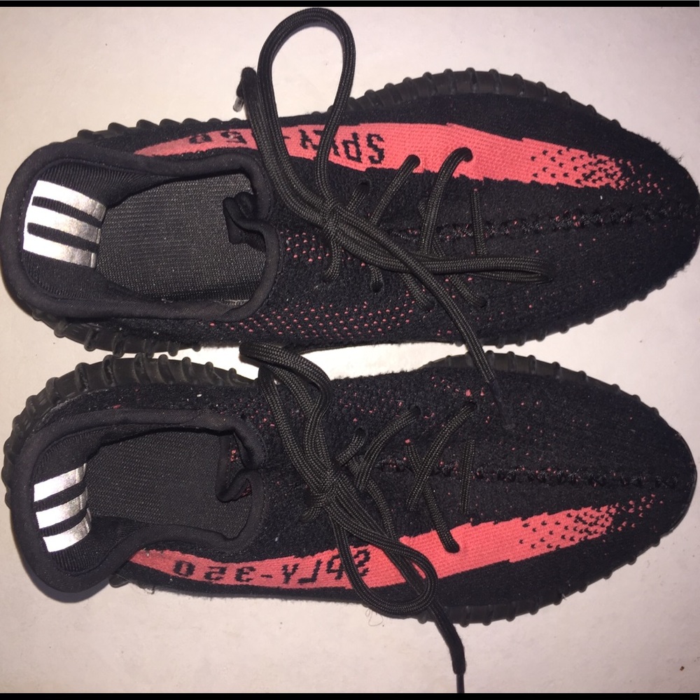 LIGHTLY USED ADIDAS-YEEZY BOOST 350 V2